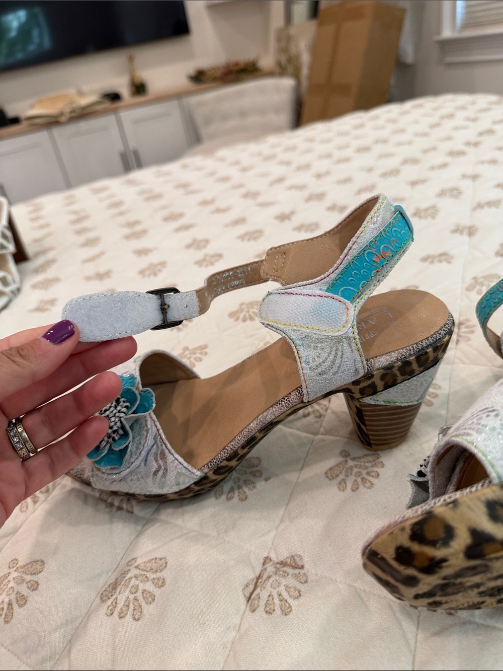 Floral Accent Sandals for Women - Picture 8 of 9